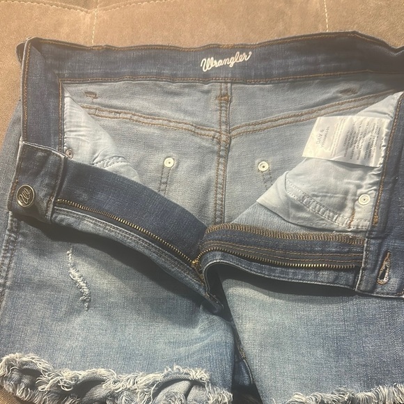 Wrangler Blue Jean Shorts Distressed High-Waisted - Picture 5 of 6